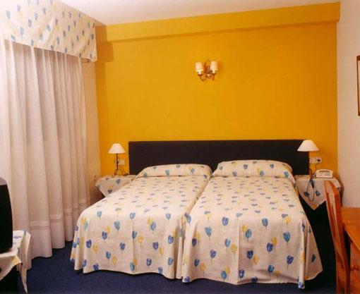 Hotel Reconquista アルジーラ 部屋 写真